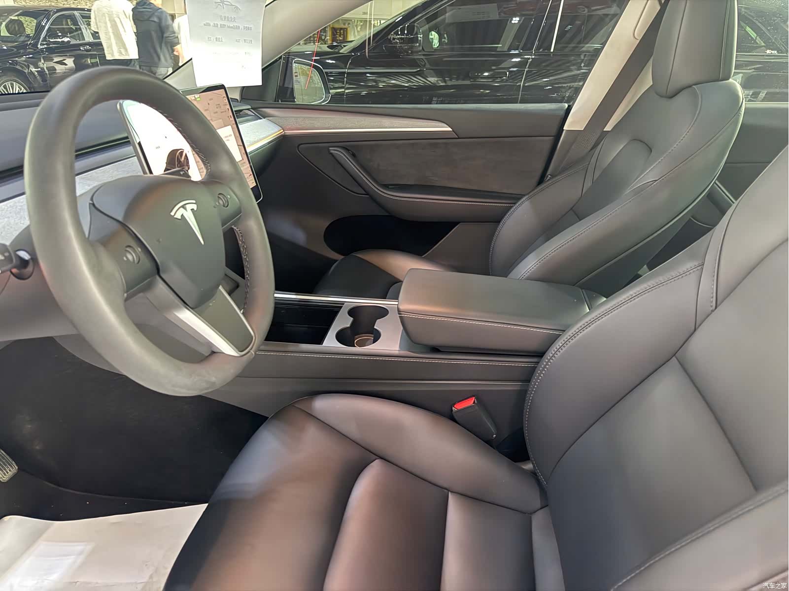 Tesla Model Y, 2024 6