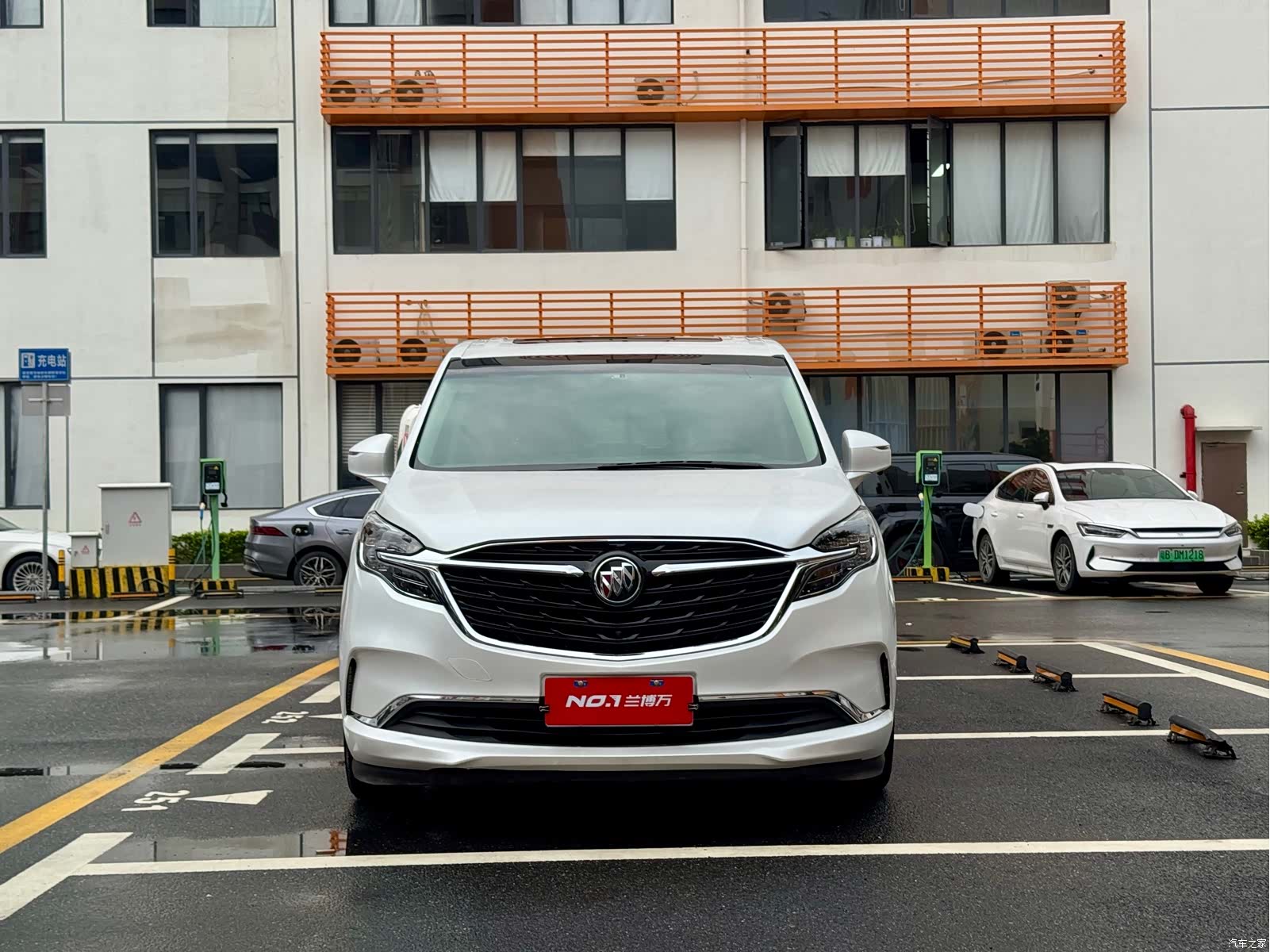 Buick GL8, 2021 3