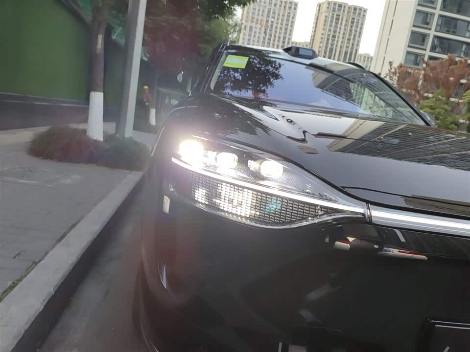 AITO Ask the world M9