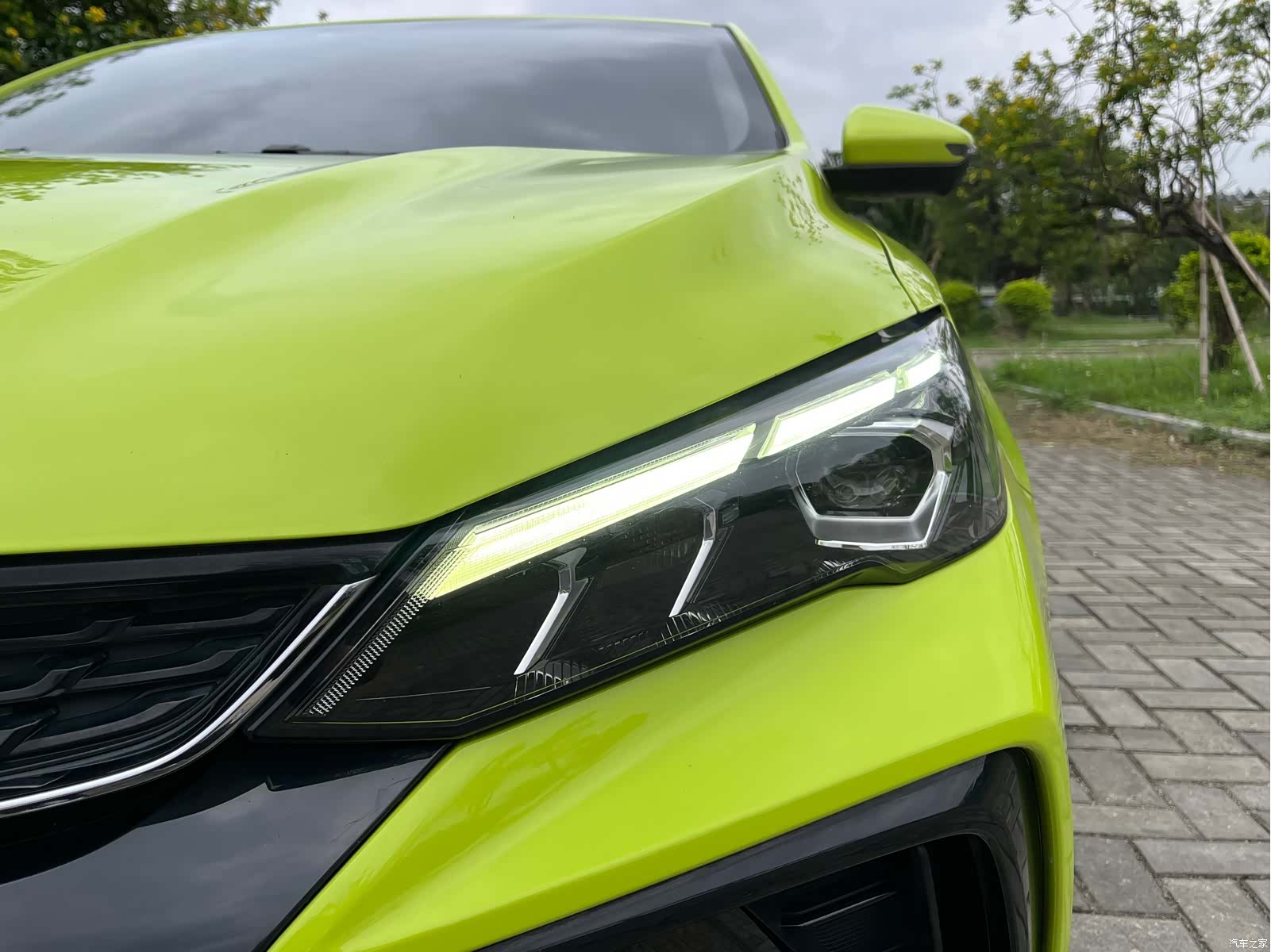 Geely Binray, 2022 8