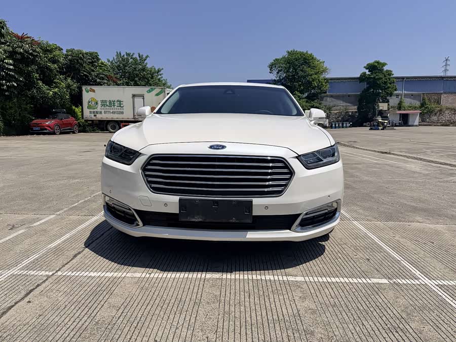 Ford Taurus 2017, фото 2