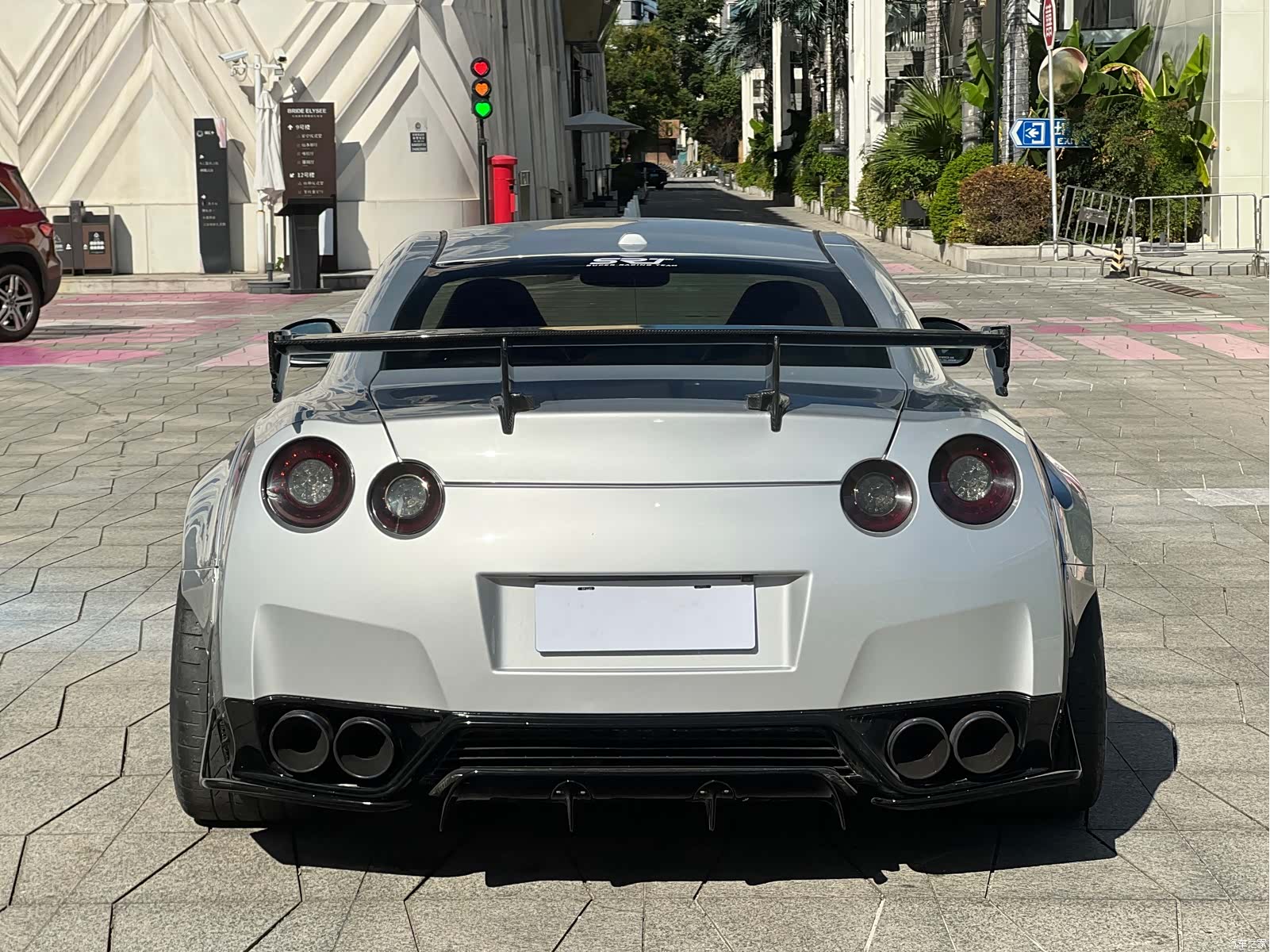 Nissan GT-R, 2011 все фото