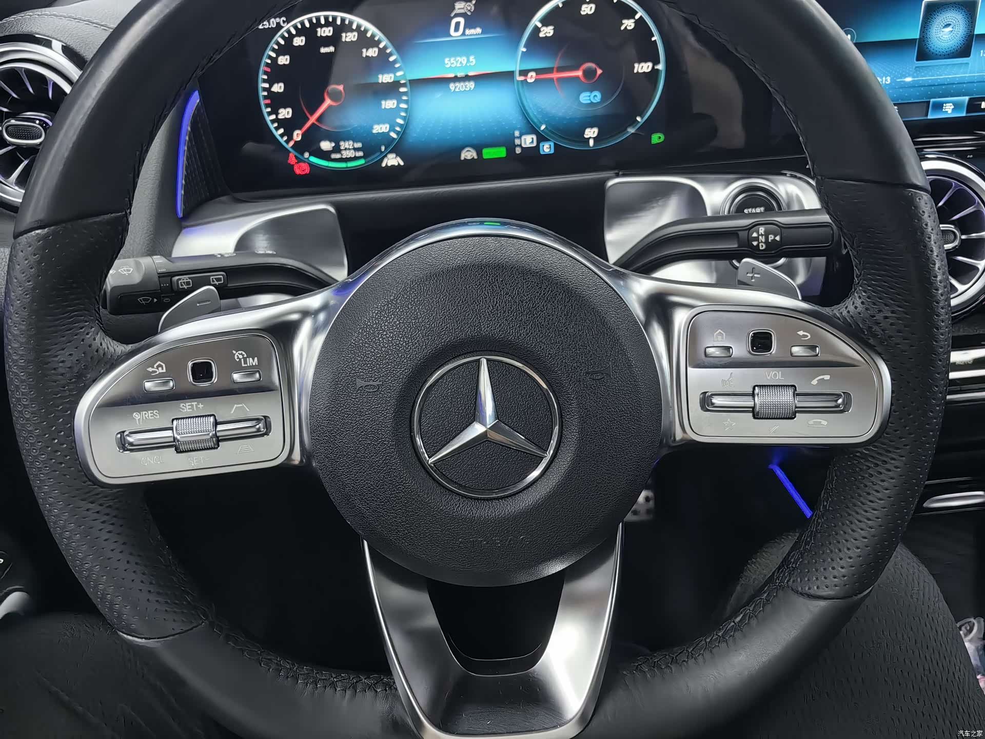 Mercedes-Benz EQB, 2022 17
