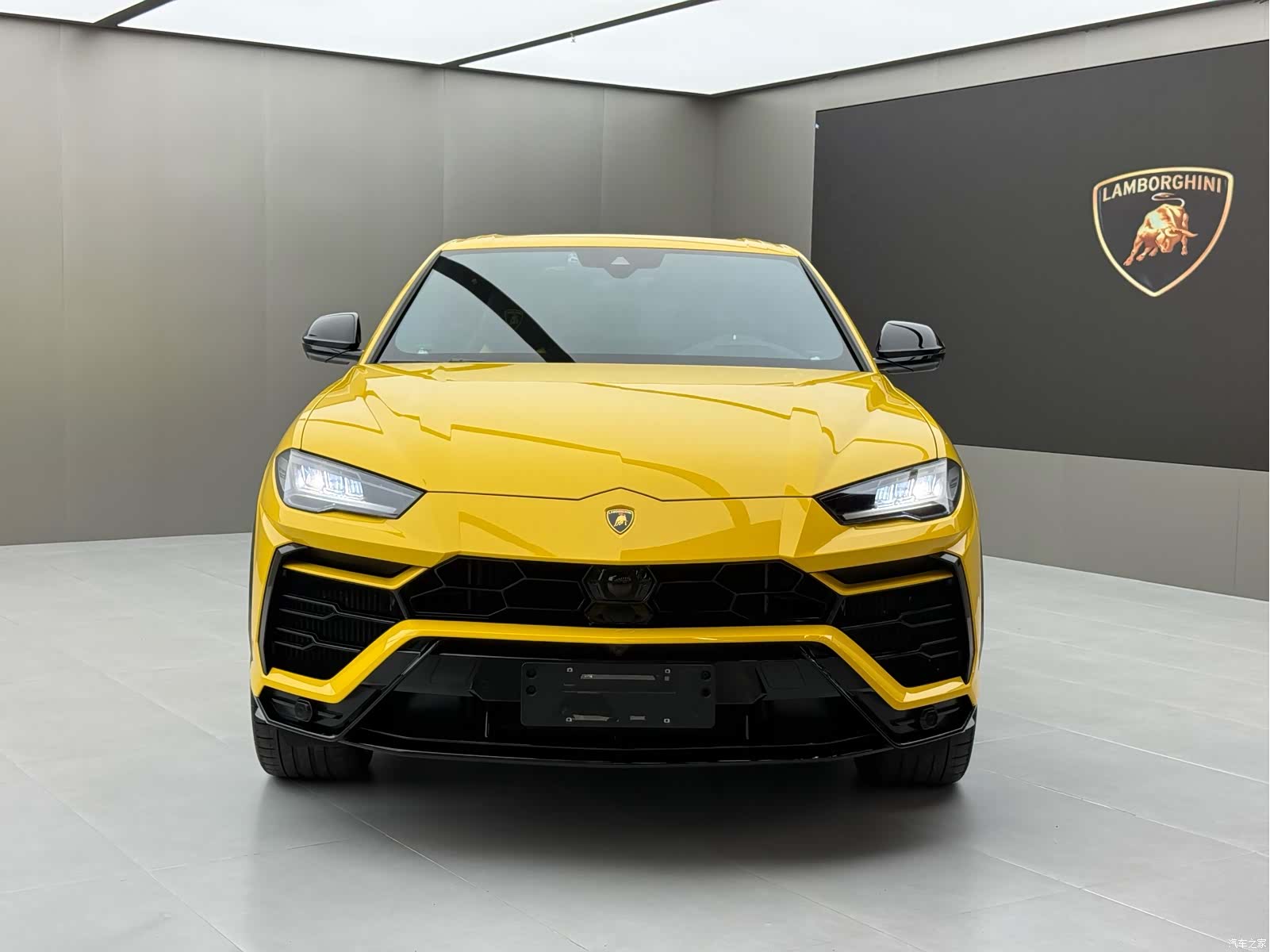 Lamborghini Urus, 2023 2