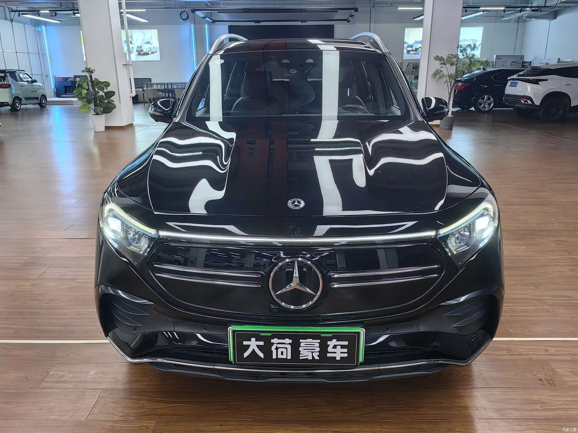 Mercedes-Benz EQB, 2022 2