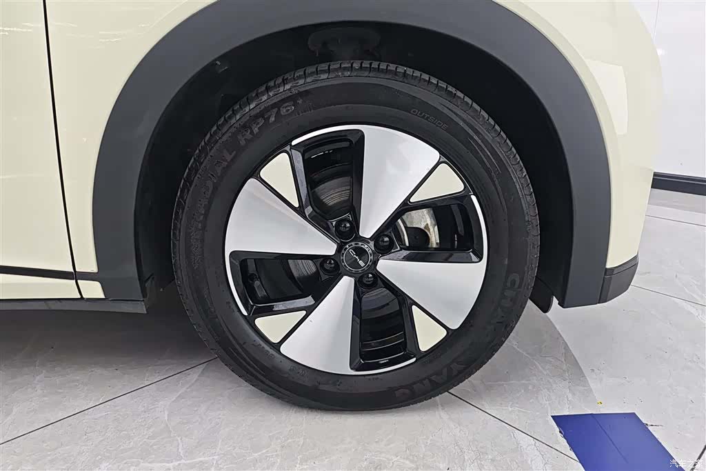 BYD Dolphin, 2023 6