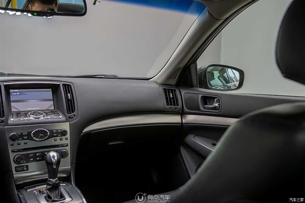 Infiniti G37, 2011 10