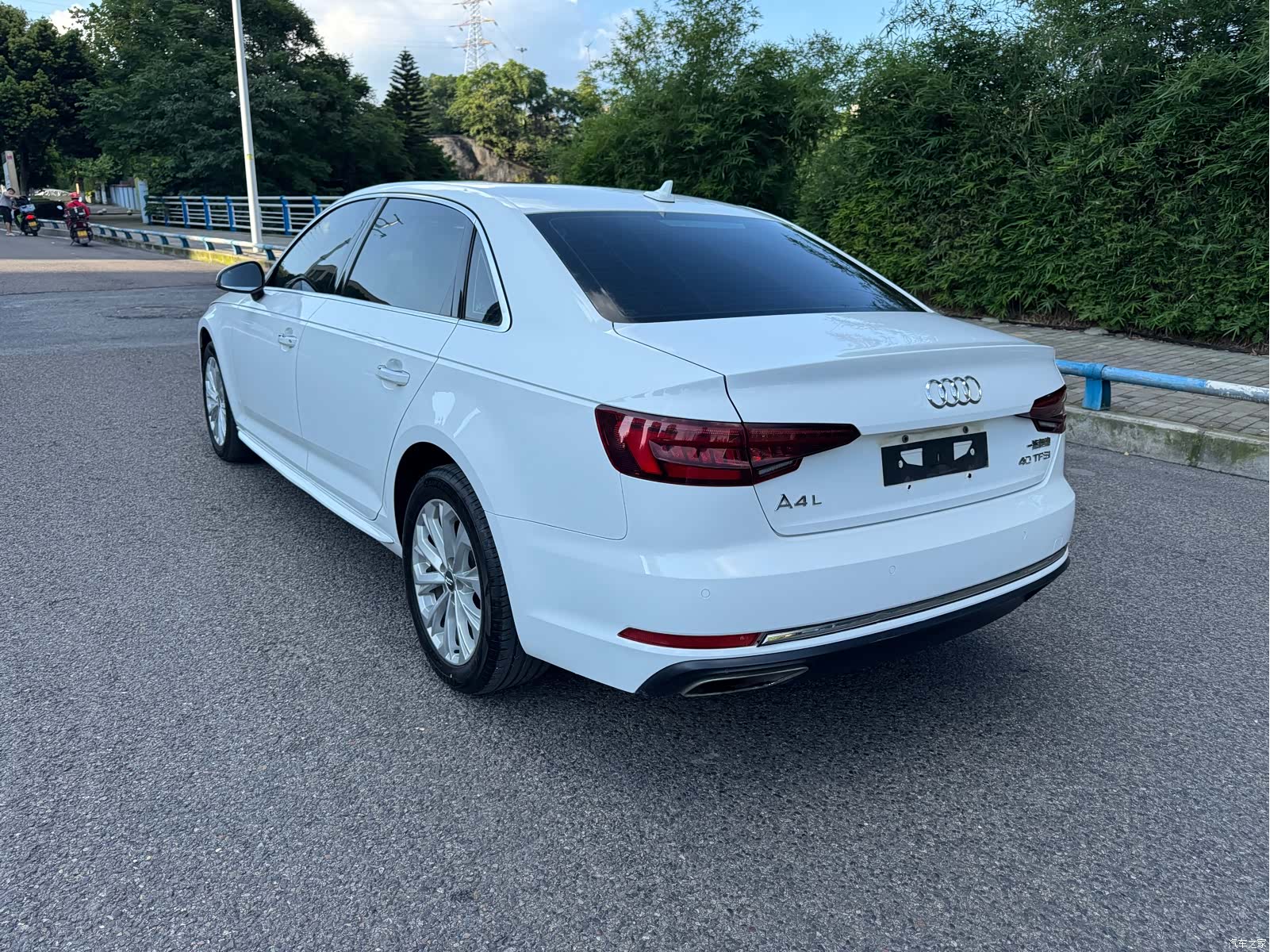 Audi A4L, 2019 7