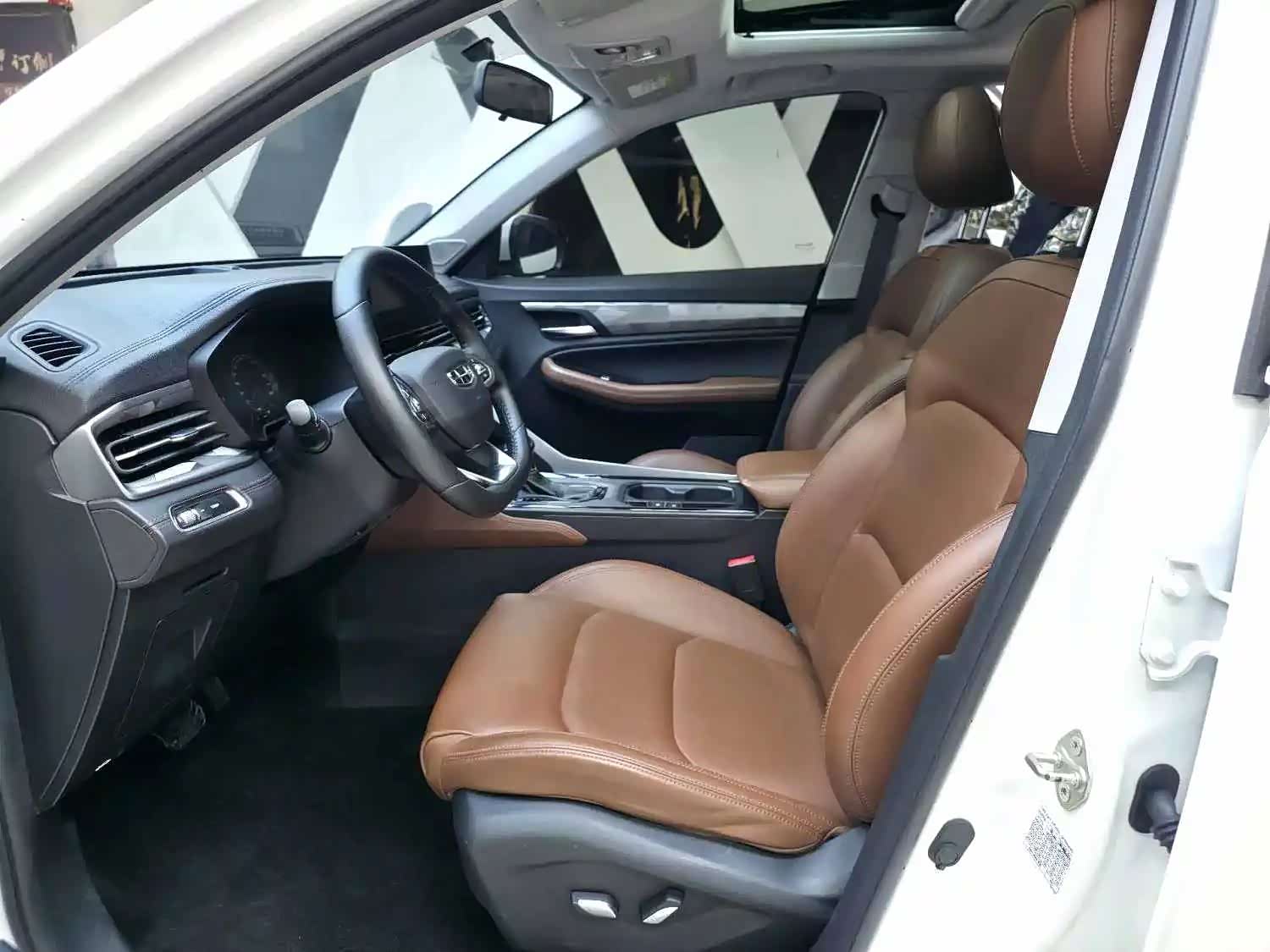 Geely X6, 2021 13