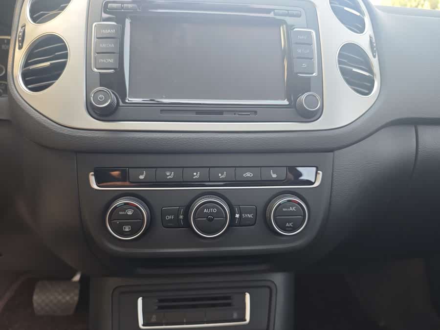 Volkswagen Tiguan 2016, фото 15