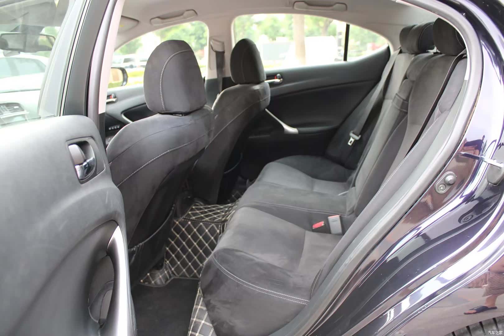 Lexus IS, 2010 4