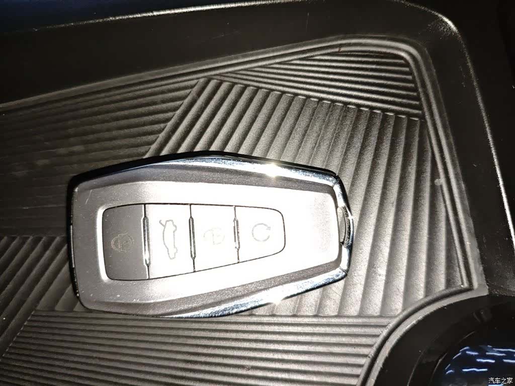Geely Coolray, 2025 9