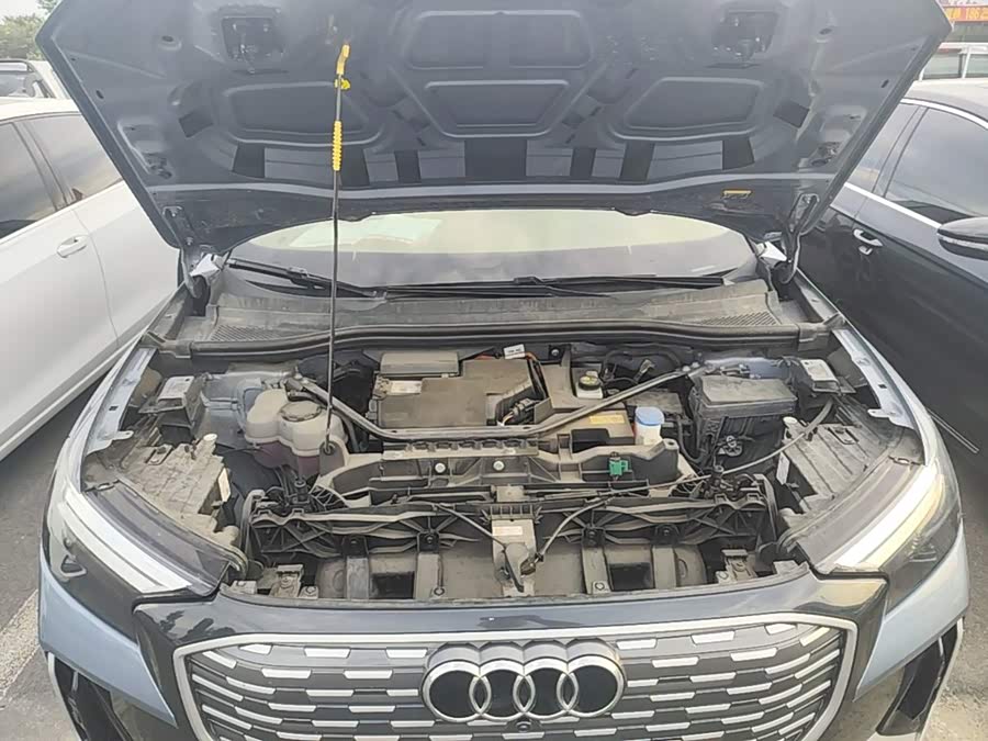 Audi Q4 e-tron 2024, фото 20