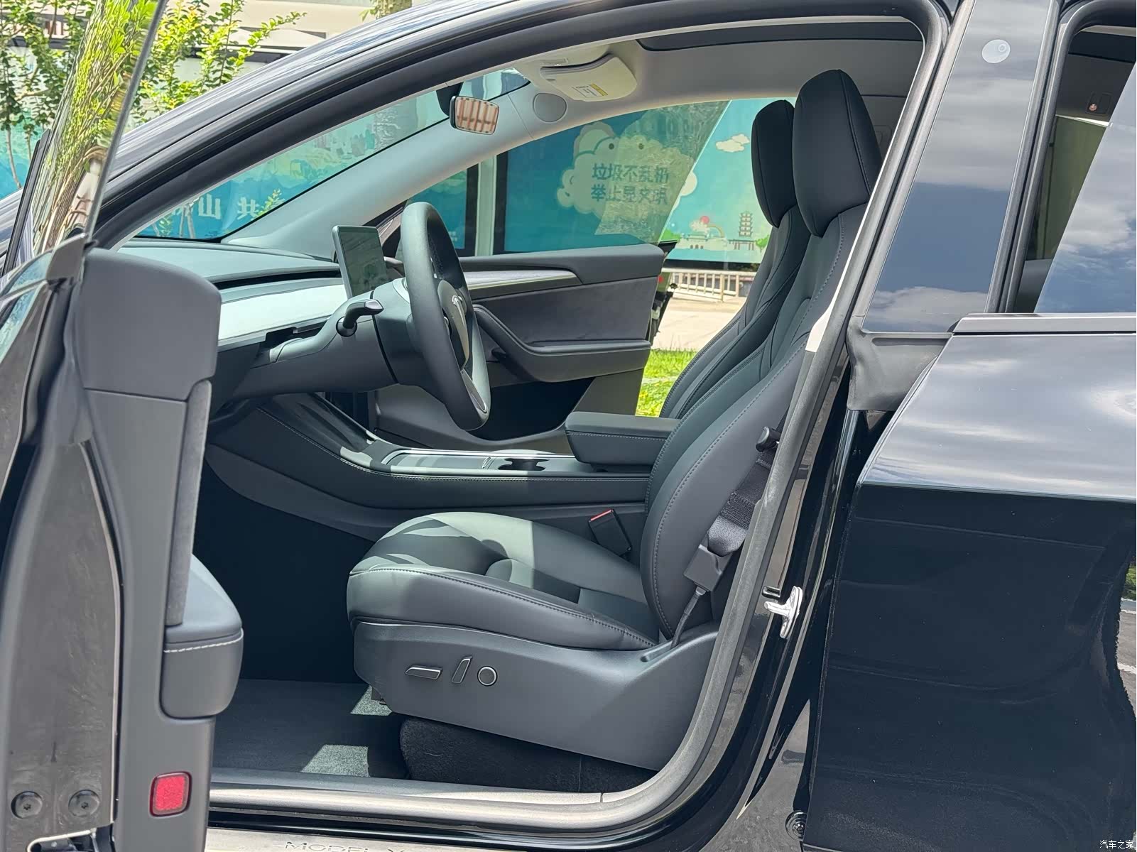 Tesla Model Y, 2024 все фото