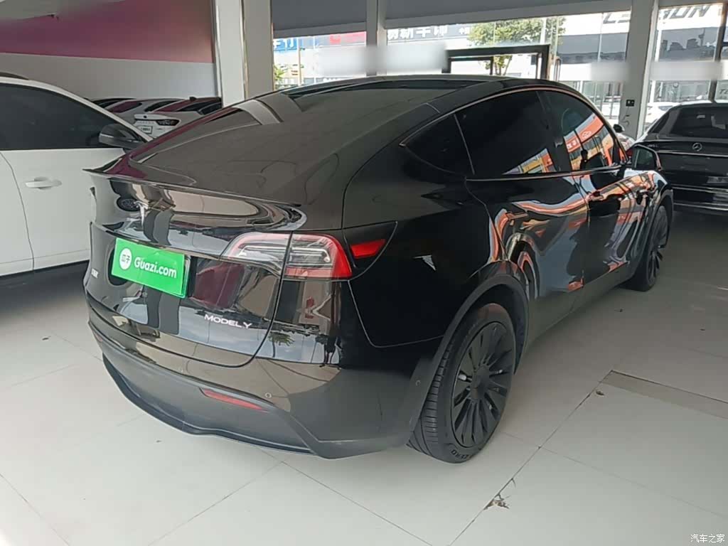 Tesla Model Y, 2023 7