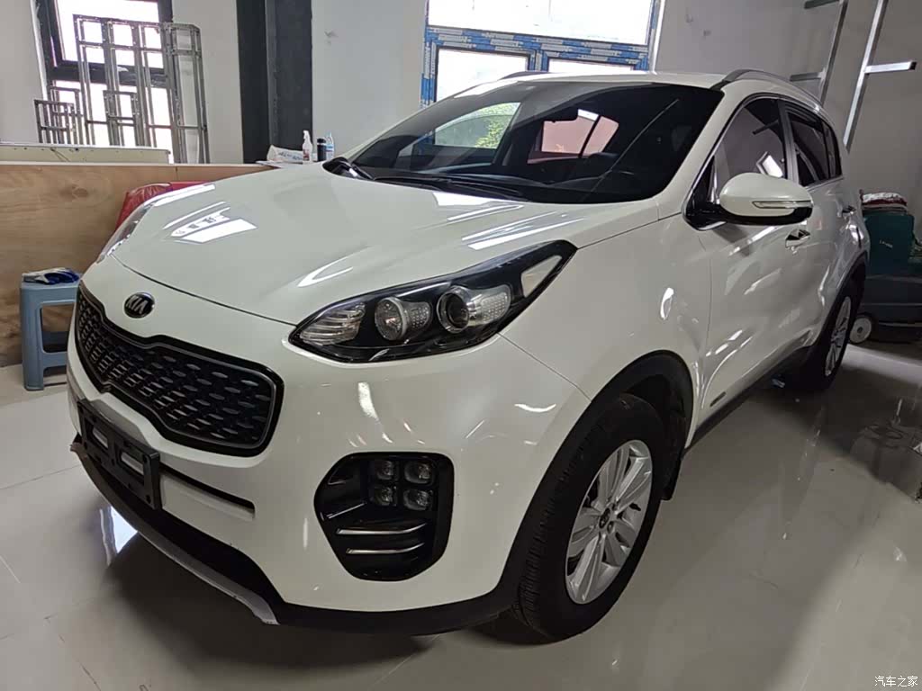 Kia KX5, 2016 1