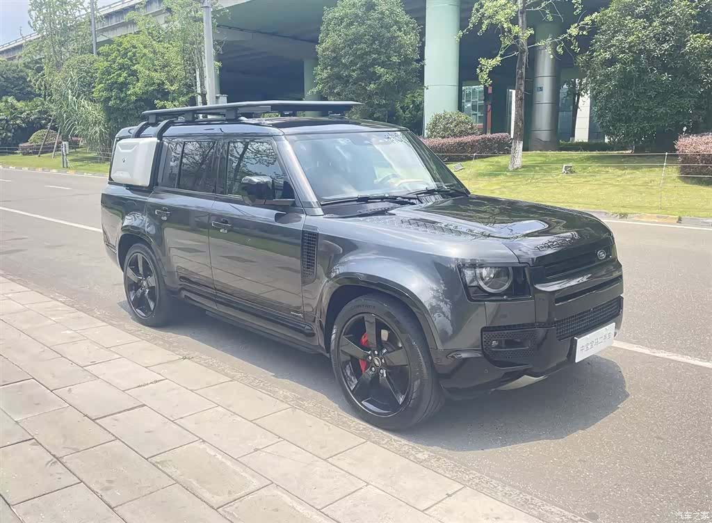 Land Rover Defender, 2023 все фото