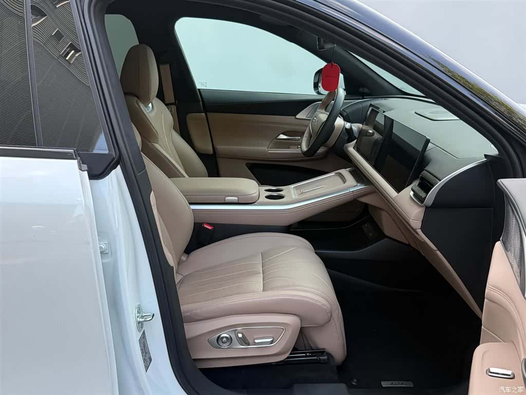 Xpeng G9, 2025 16