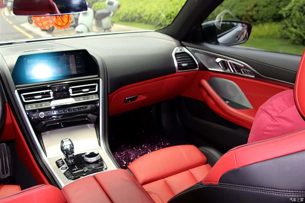 BMW 8 Series, 2022 14