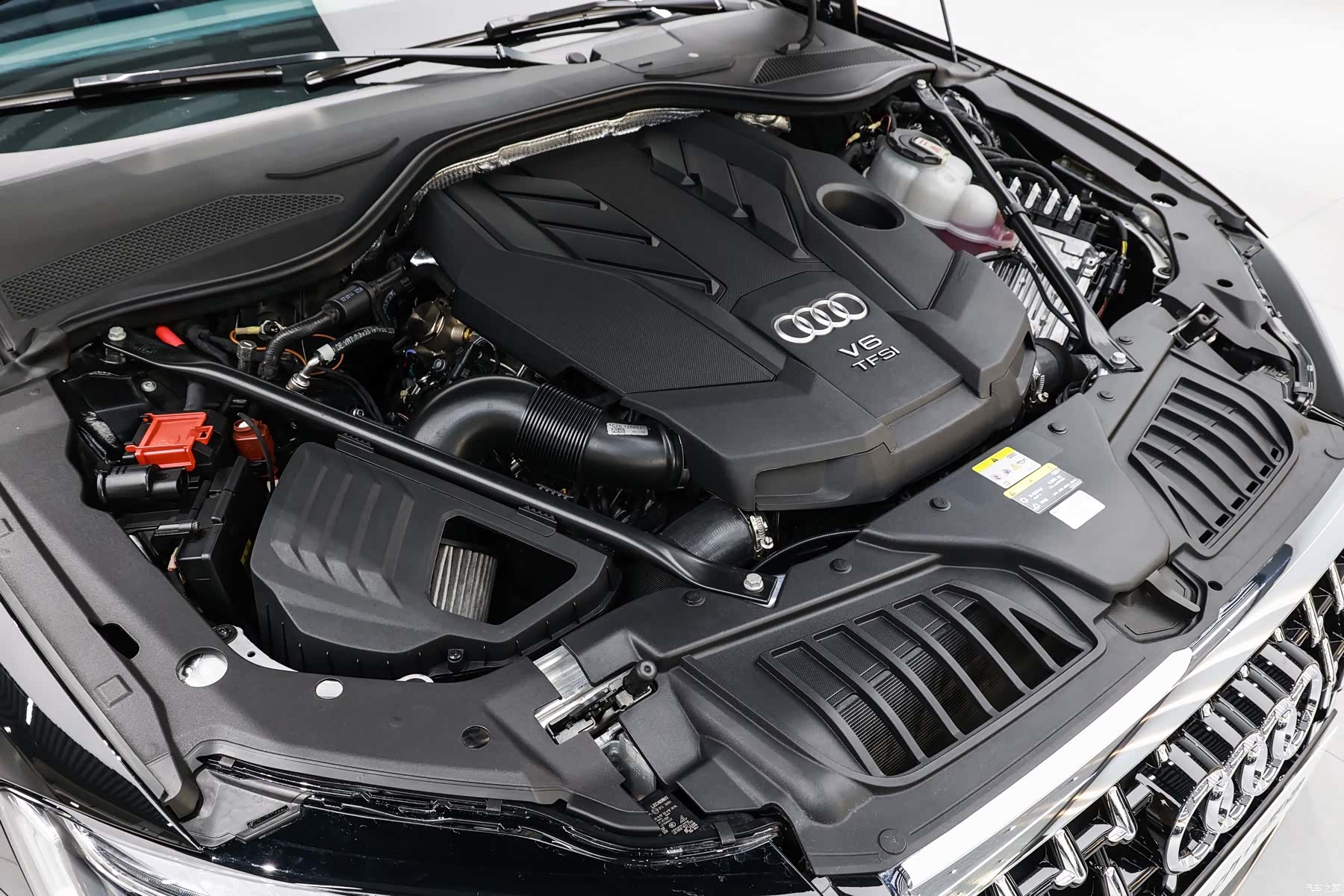 Audi A8L, 2024 25