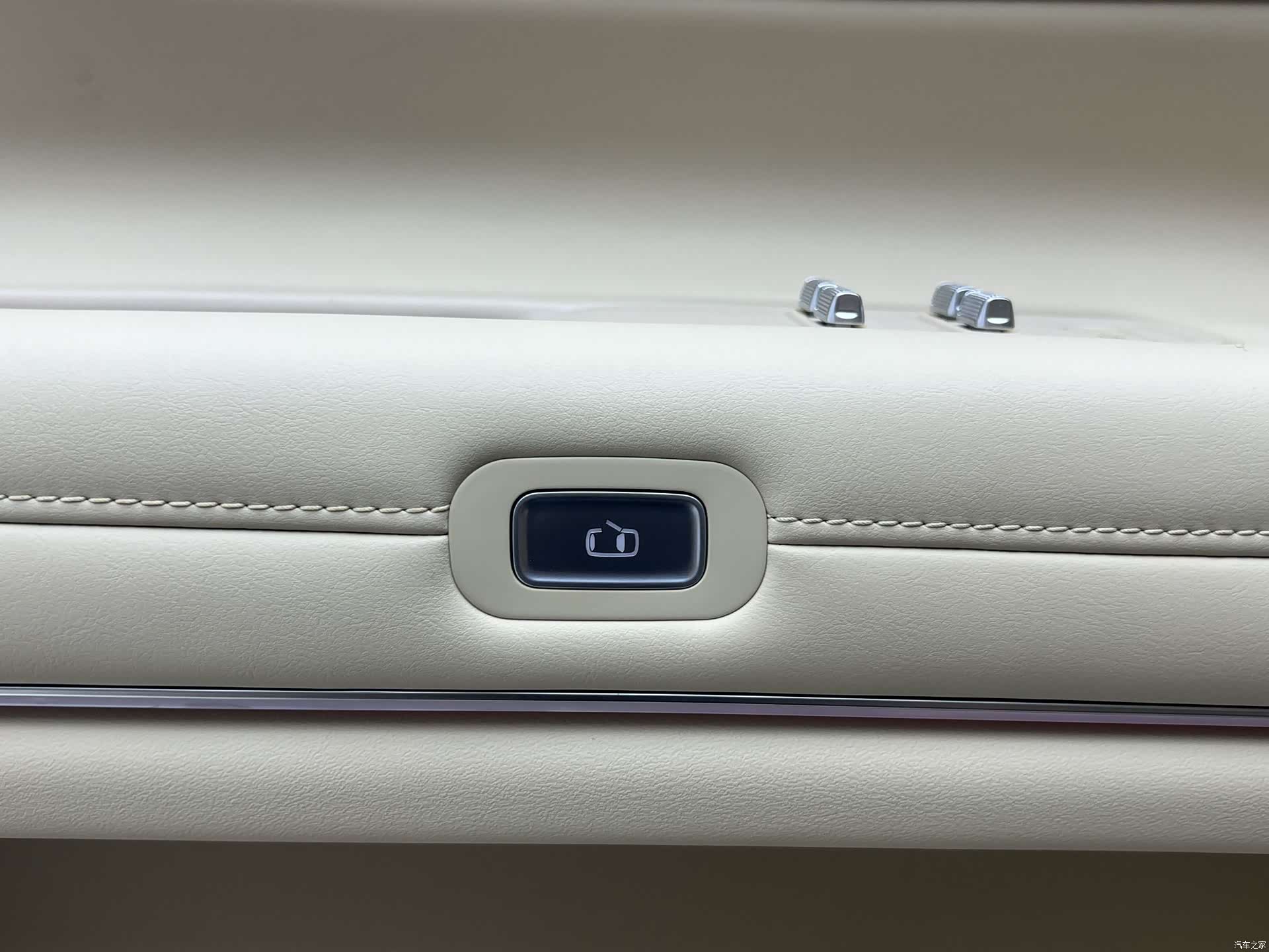 AITO M9, 2024 10