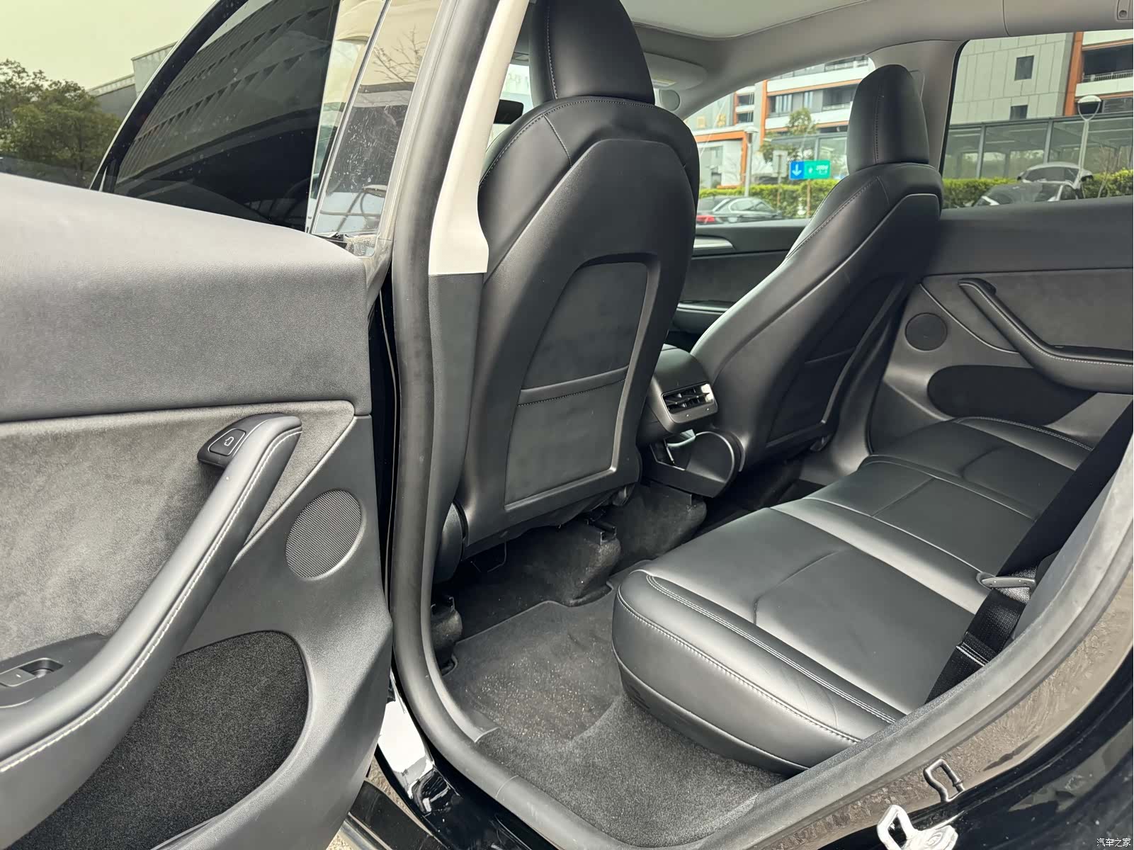 Tesla Model Y, 2024 10