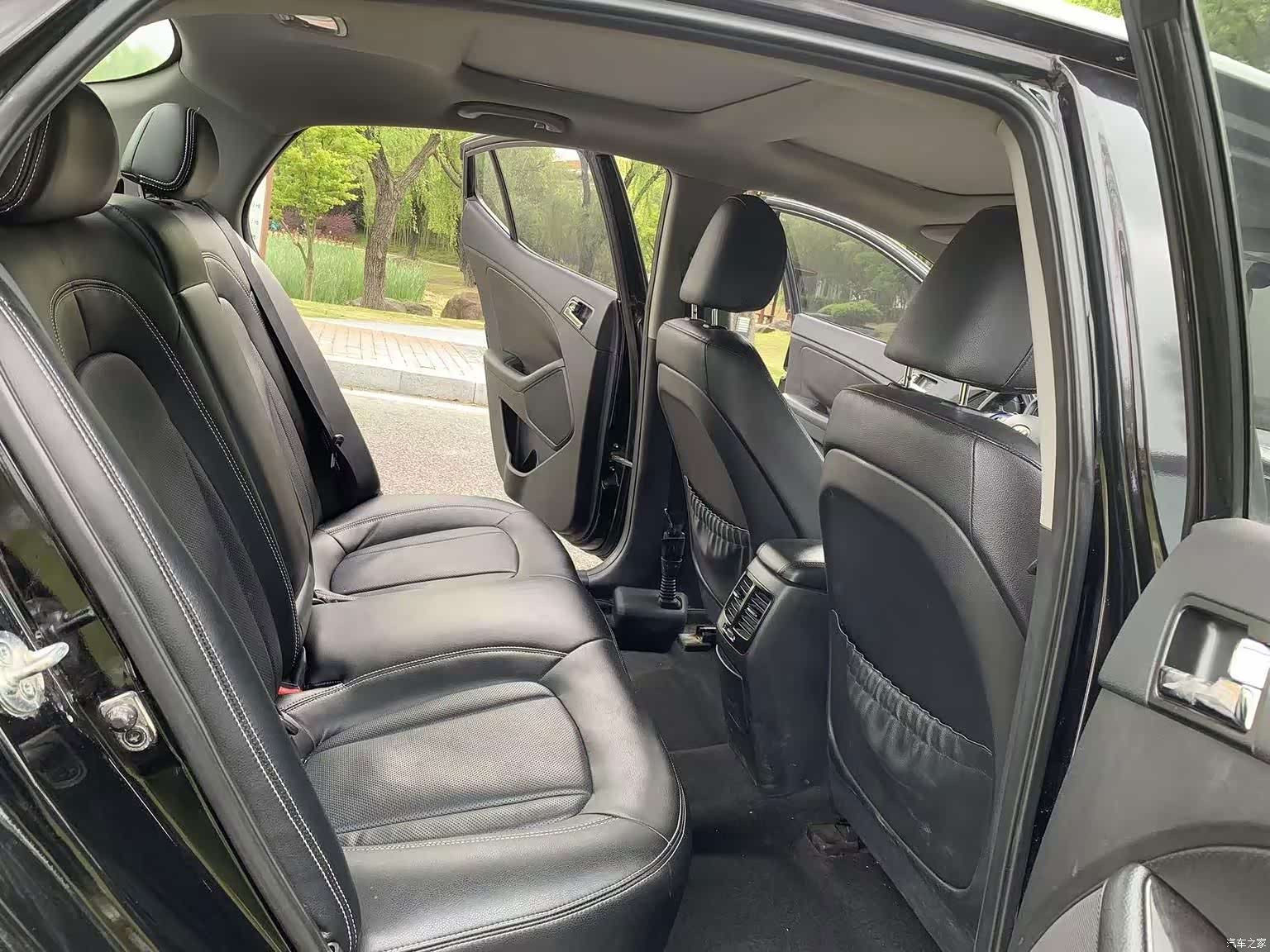 Kia K5, 2011 9