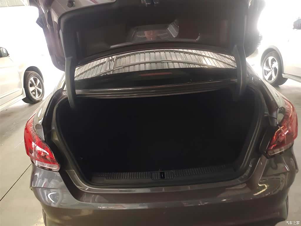 MG MG5, 2023 19