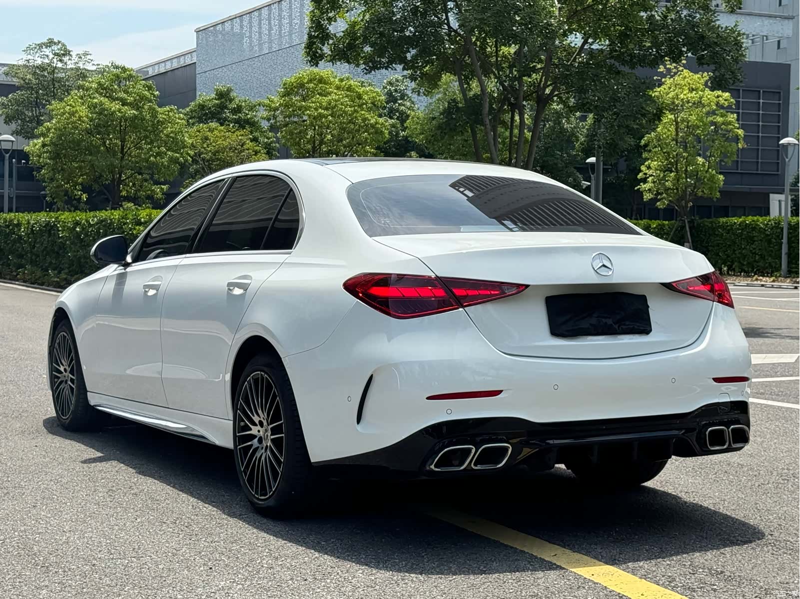 Mercedes-Benz C-Class, 2024 16