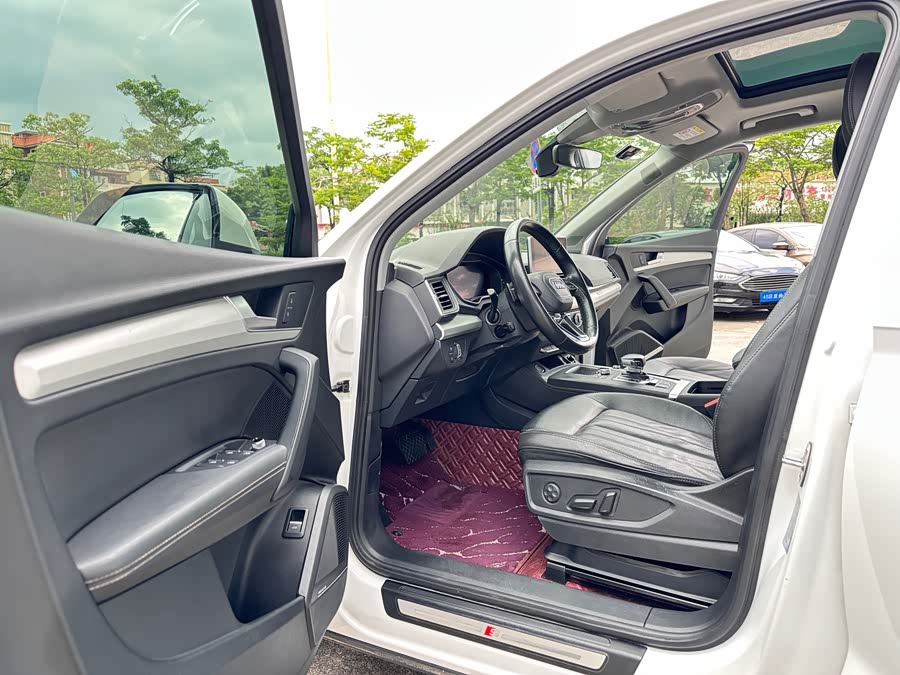 Audi Q5L 2020, фото 11