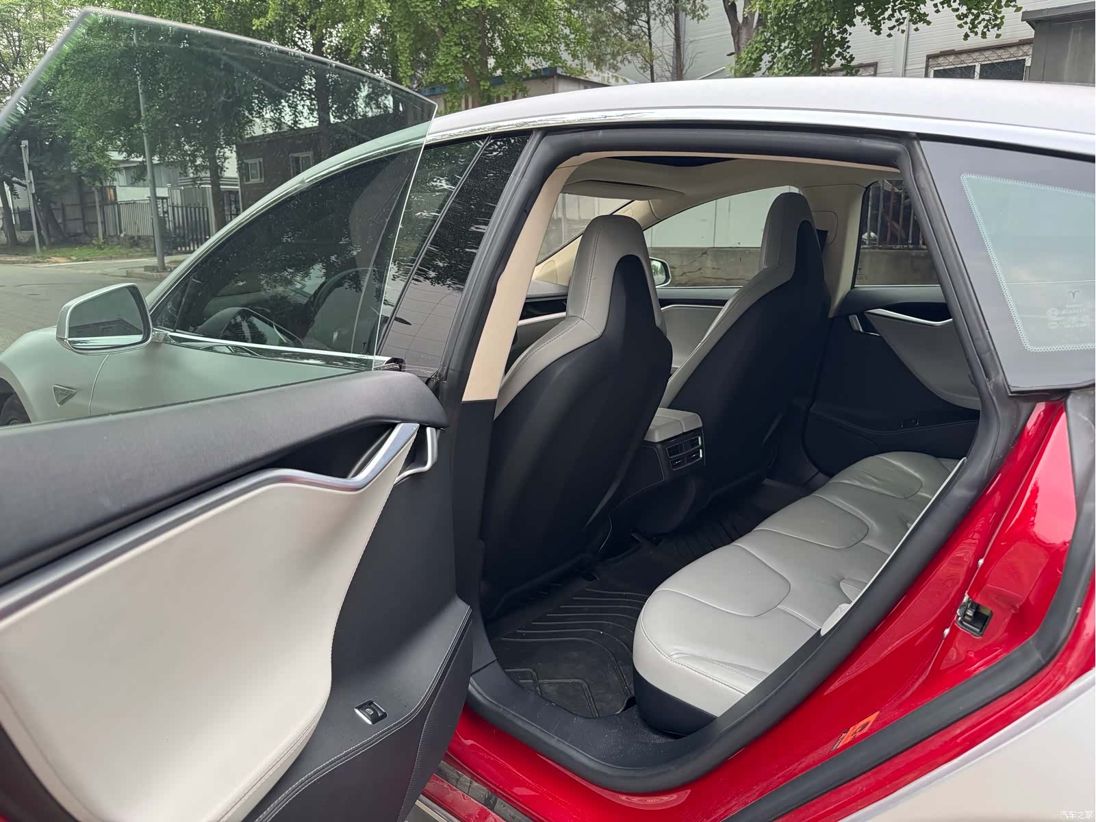 Tesla Model S, 2014 22