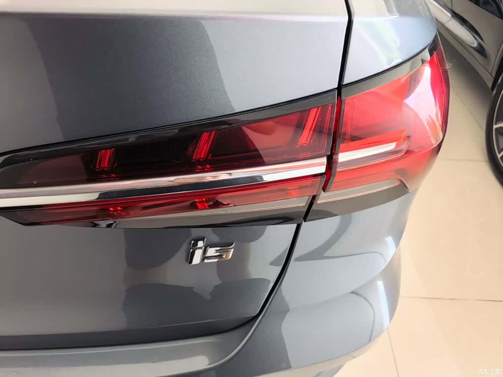 Roewe i5, 2023 8