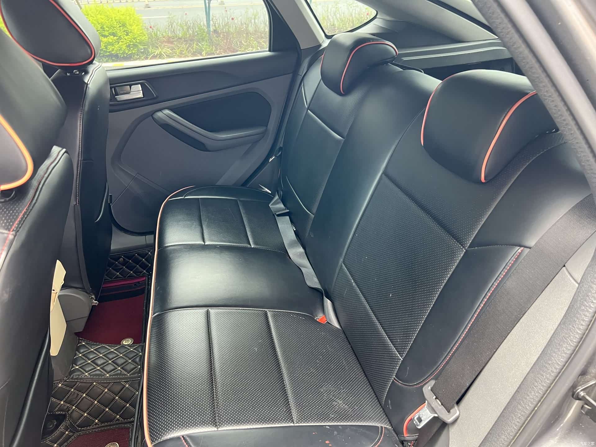 Ford Focus, 2014 10