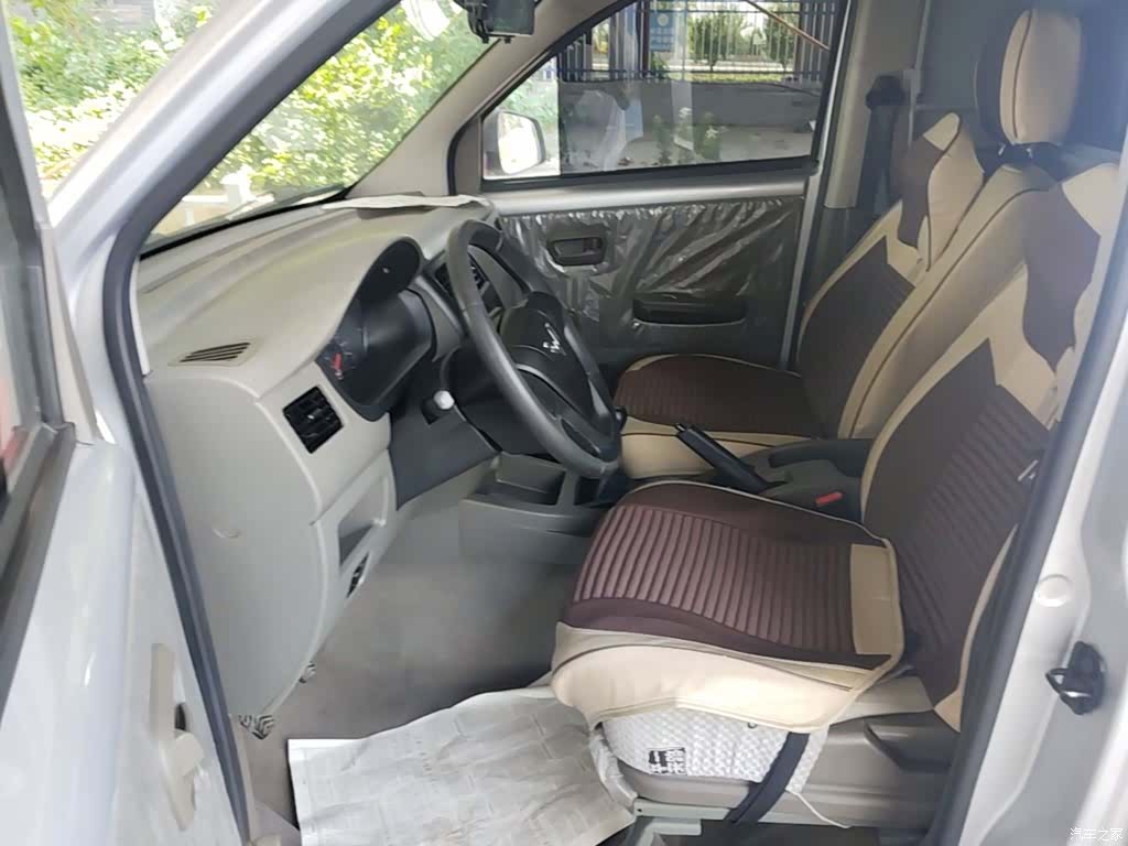 Wuling V, 2020 15