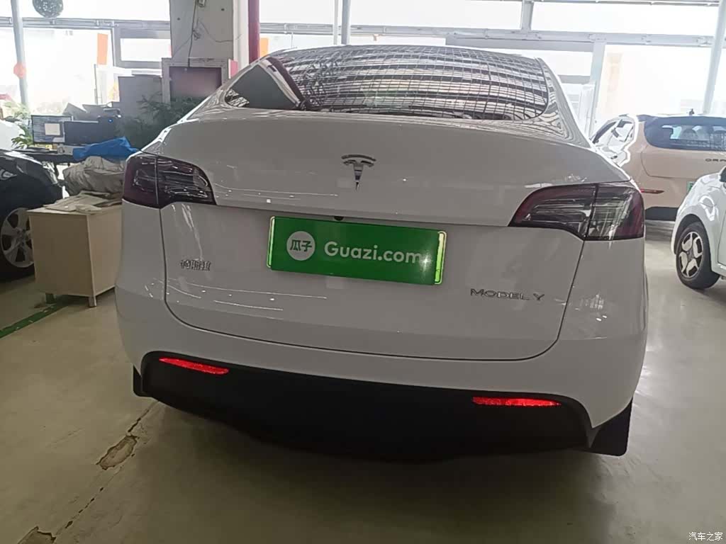 Tesla Model Y, 2023 6