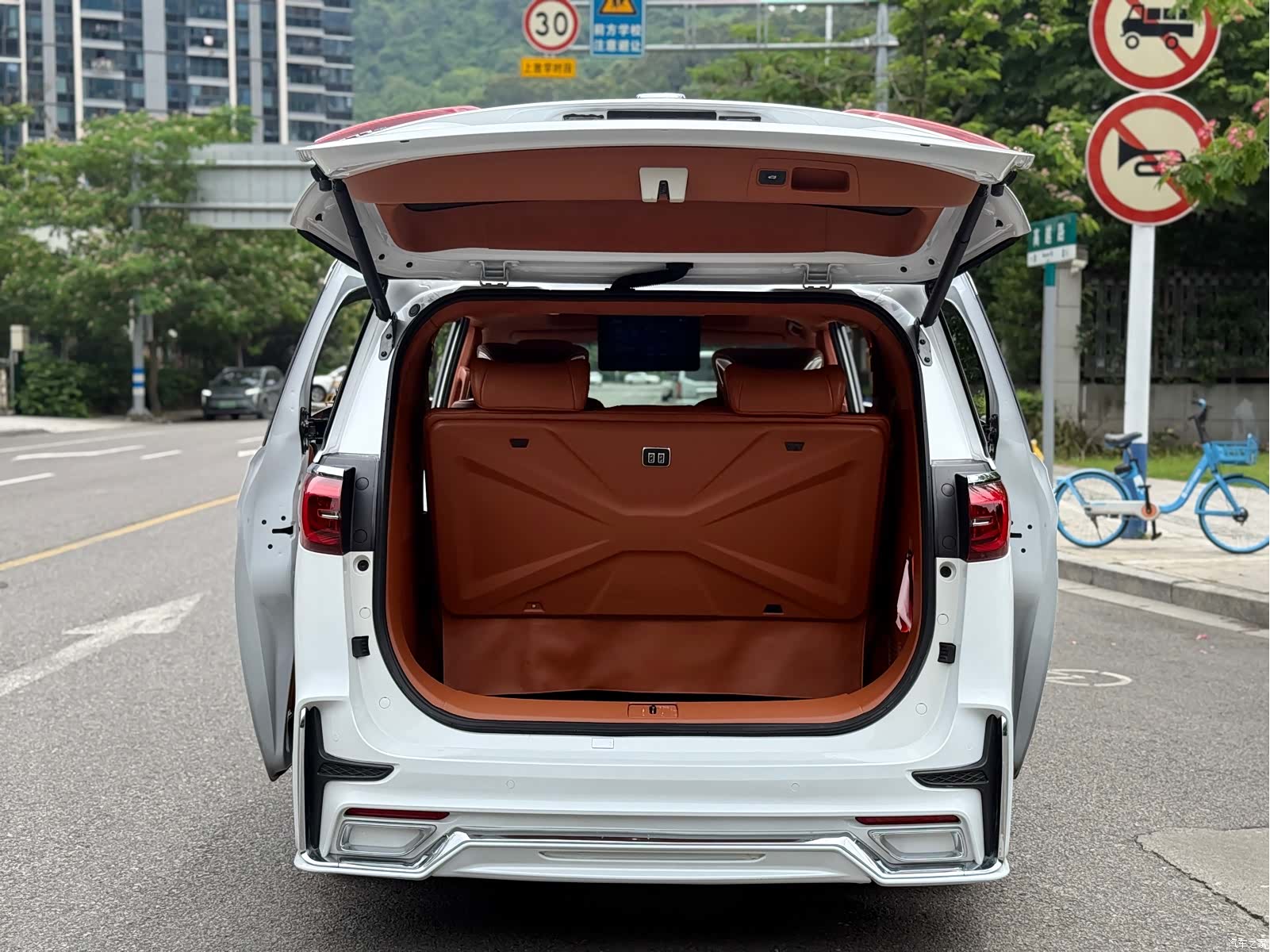 Buick GL8, 2022 29