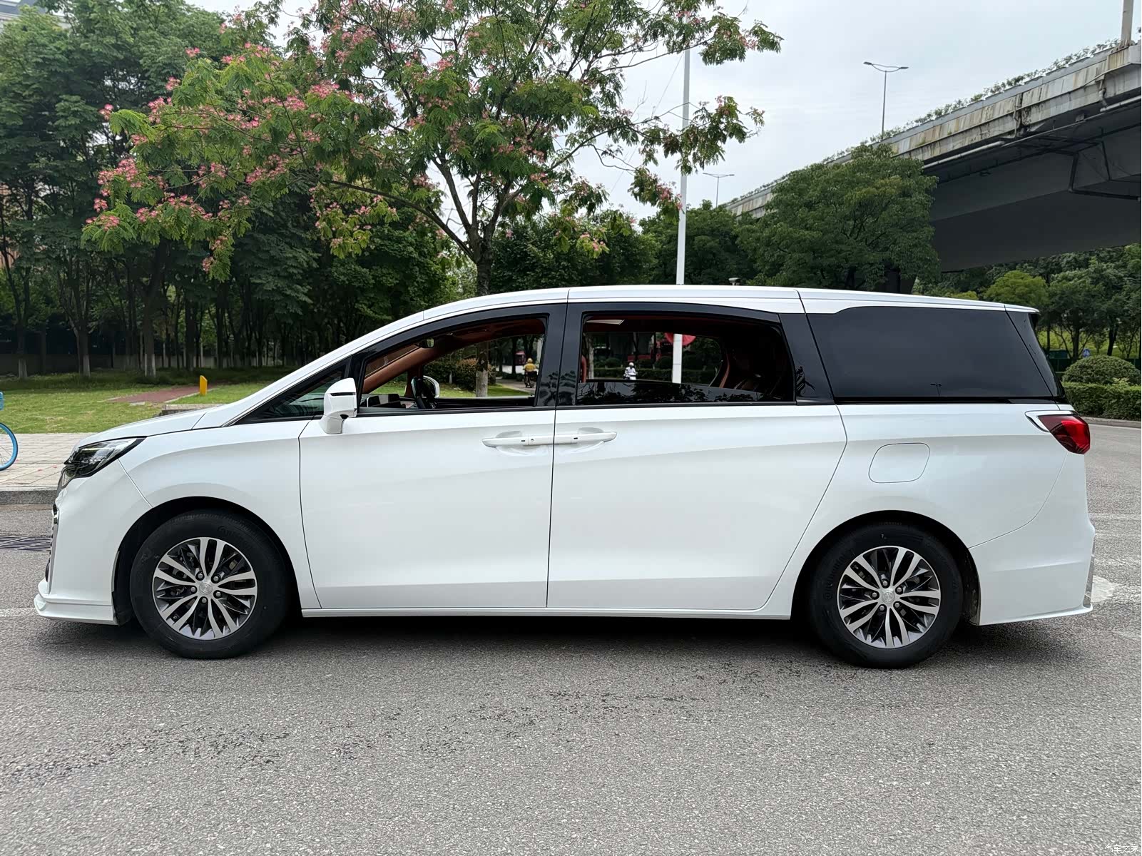 Buick GL8, 2022 7