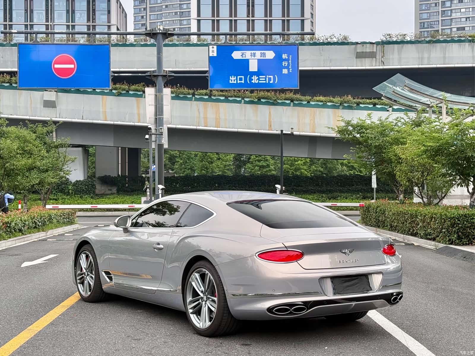 Bentley Continental GT, 2023 9