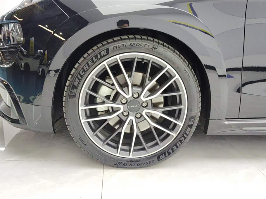 Lynk & Co 02 Hatchback