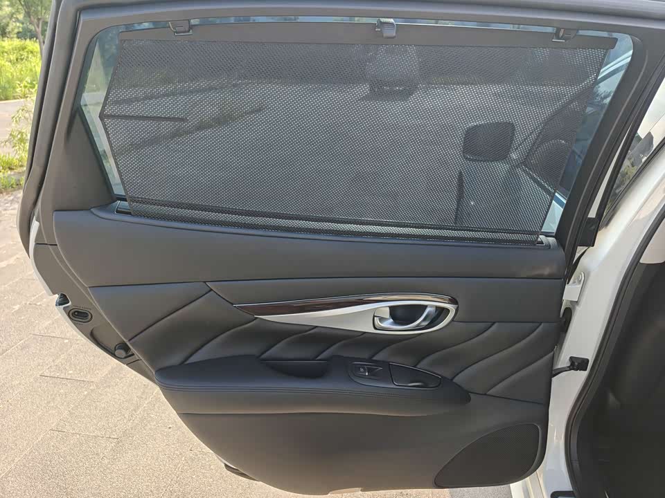 Infiniti Q70 Infiniti Q70