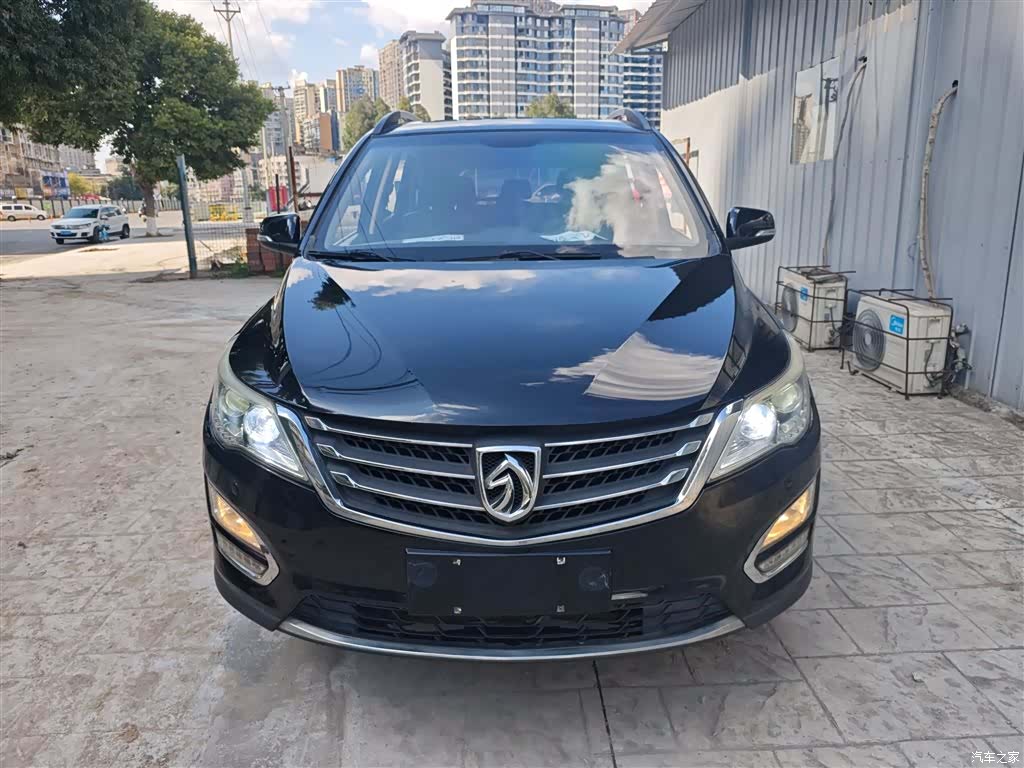 Wuling 560, 2016 3