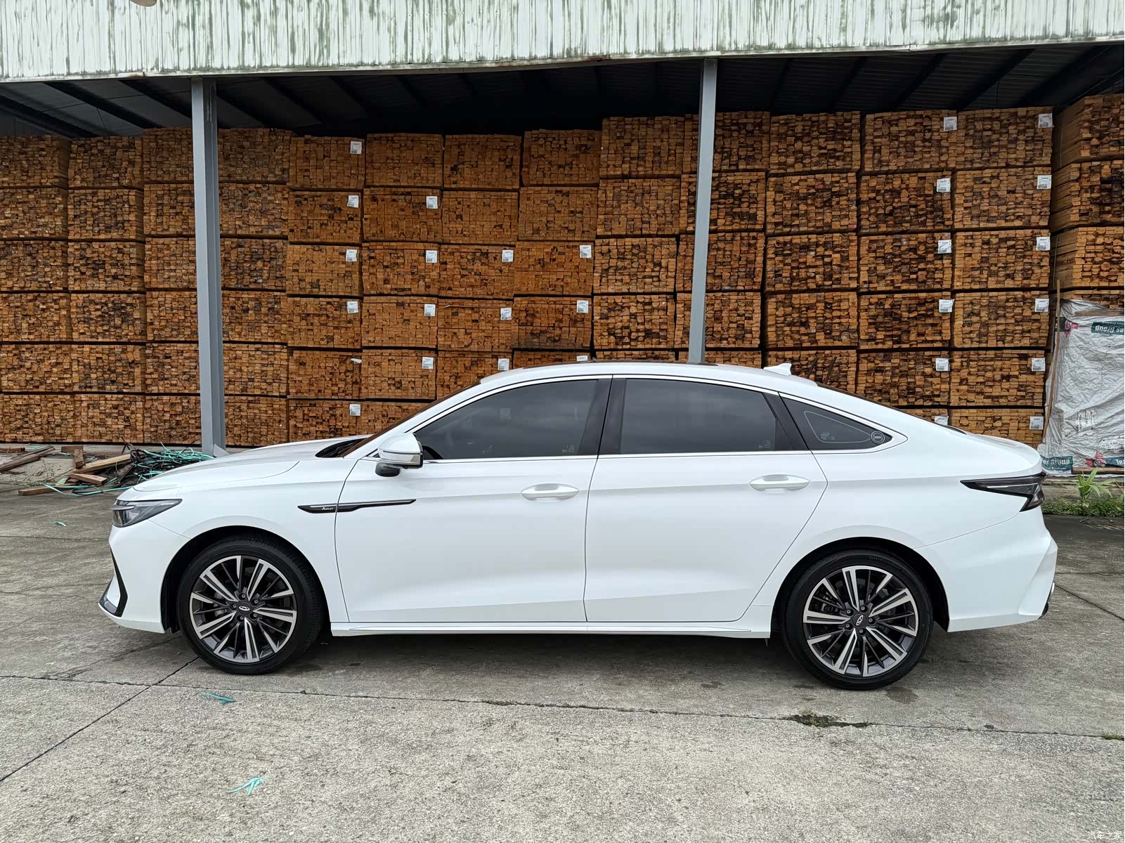 Chery Arrizo 8, 2024 4