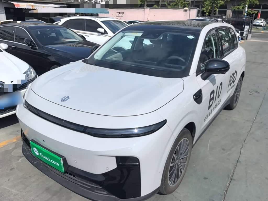 Leapmotor B10
