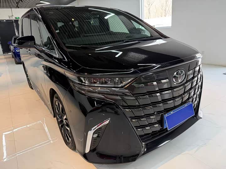 Toyota Alphard Hybrid Executive 2024