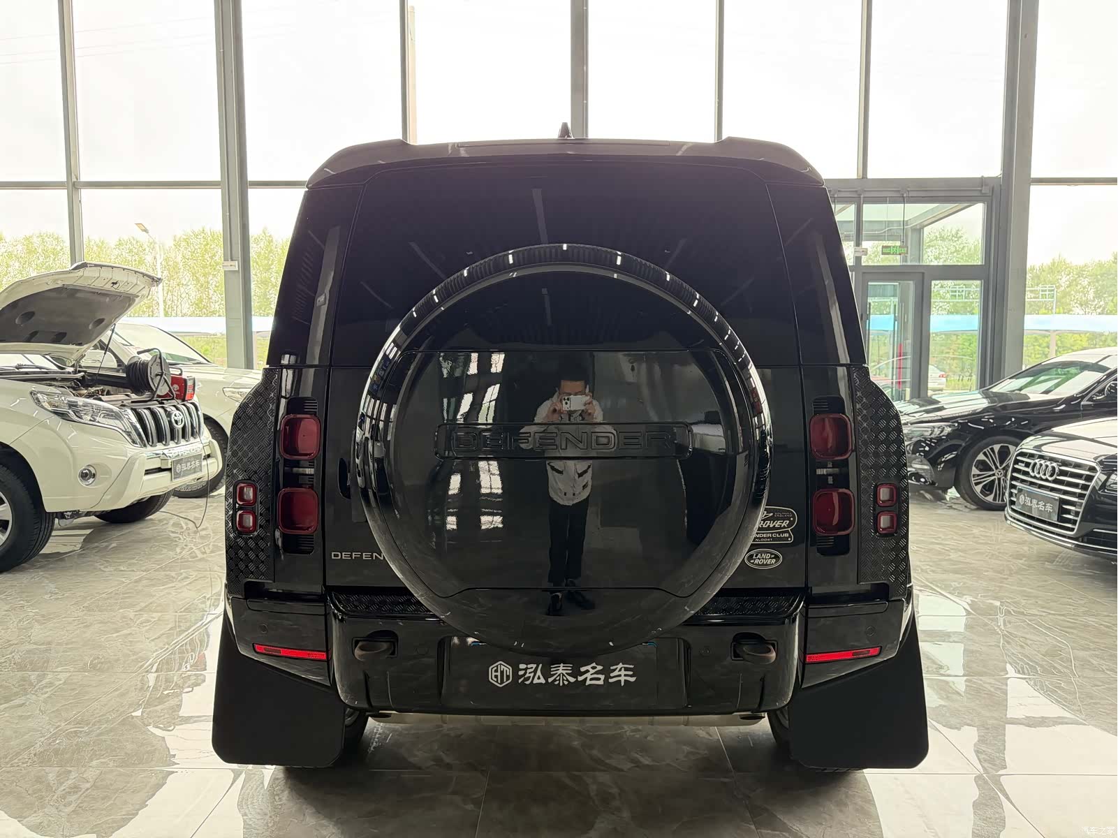 Land Rover Defender, 2023 14