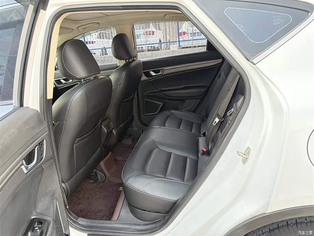 Geely Emgrand, 2017 13