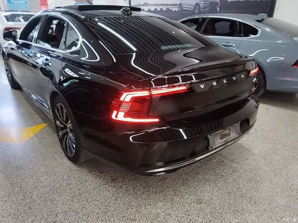 Volvo S90, 2022 все фото