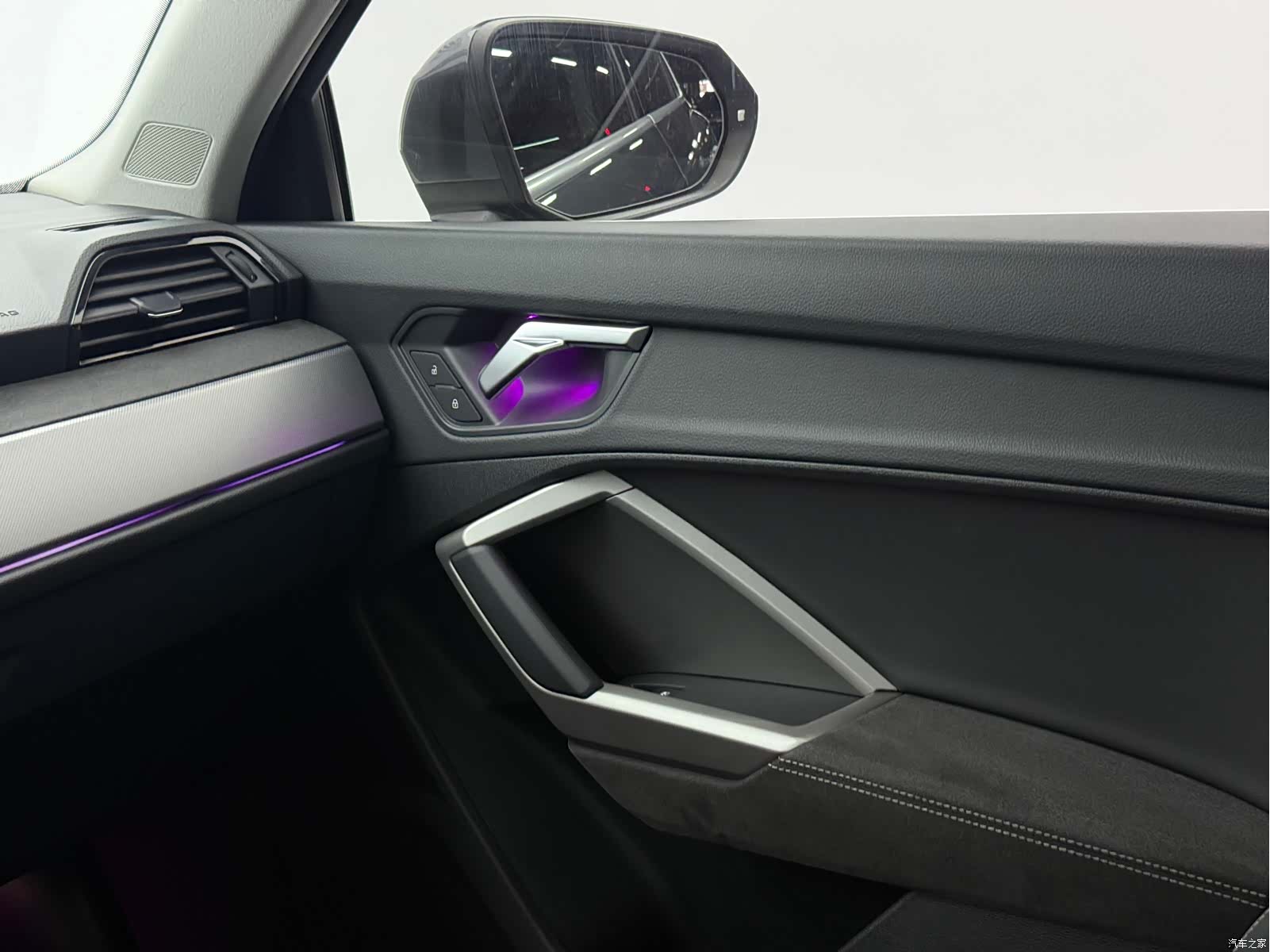 Audi Q3, 2022 11