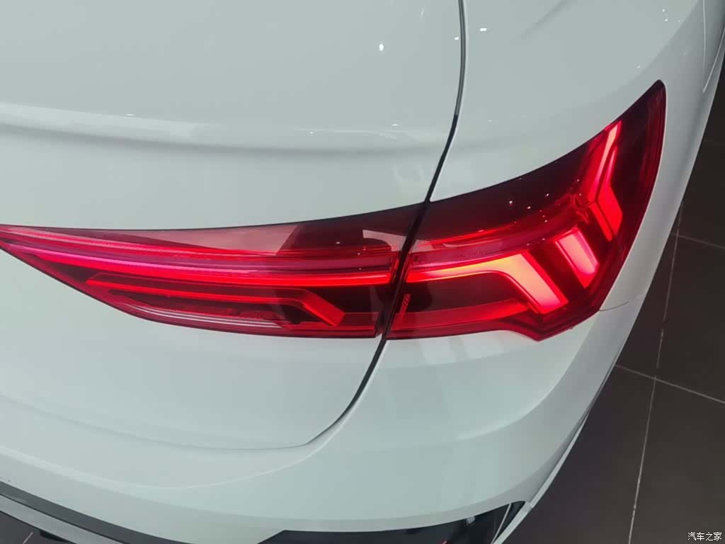 Audi Q3, 2023 8
