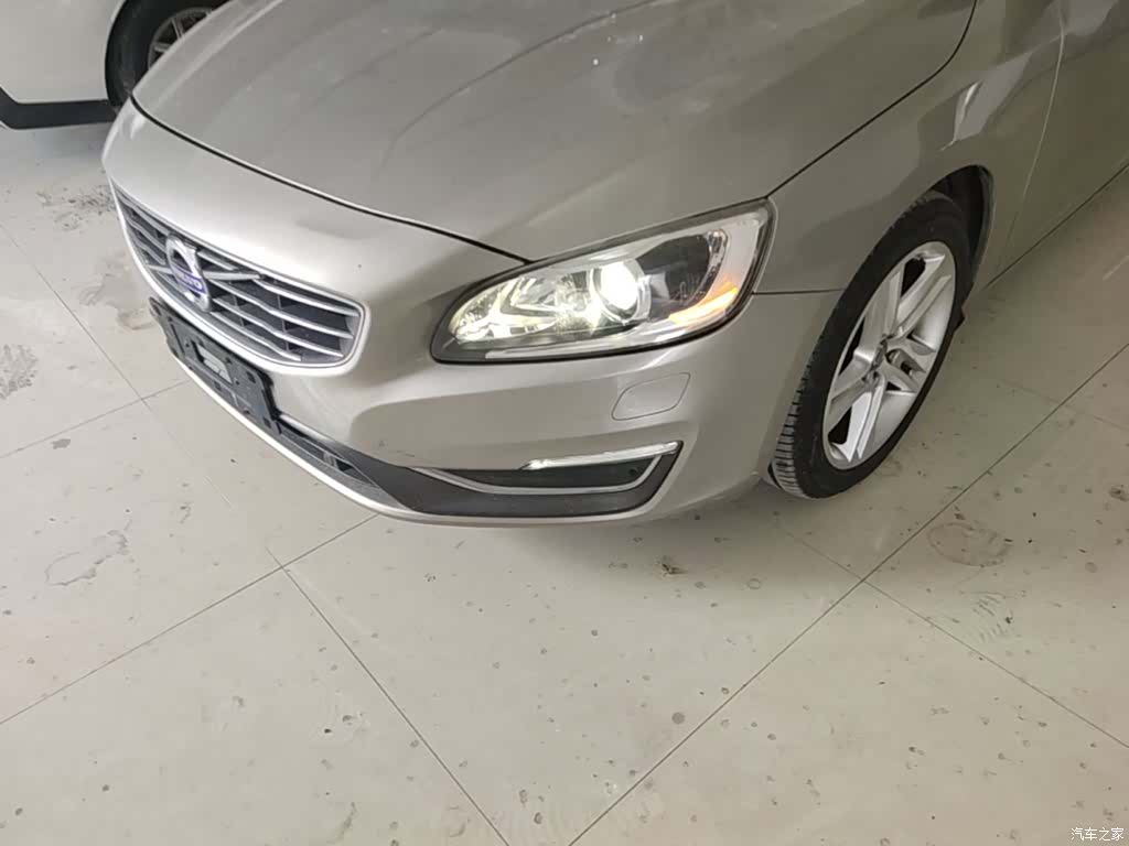 Volvo S60, 2015 24